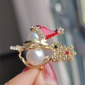 Cute Christmas Snowman Brooch Pin With Faux Artificial Pearl Enamel Red Hat Gold Snowflake Rhinestone Festive Accessories For Women Kids
