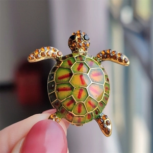 Fashion Alloy Enamel Turtle Brooch Colorful Rhinestone Sea Turtle Lapel Pin Creative Animal Clothing Jewelry Accessory