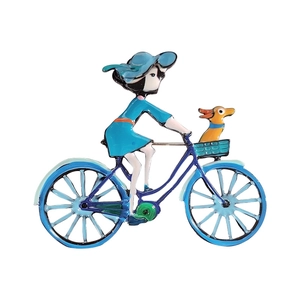Broche émaillée de dessin animé fille à vélo avec chiot, accessoire de mode pour femme