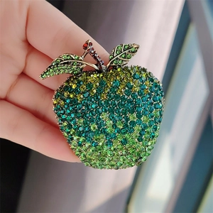 Vintage Alloy Rhinestone Apple Brooch Pin Colorful Fruit Shape Inlaid Gradient Pins For Women Men Fashion Jewelry Accessories