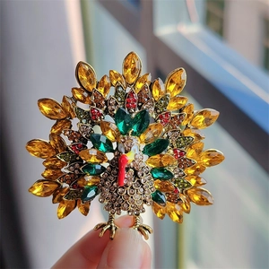 Vintage turkey brooch with colorful rhinestones in gold alloy setting for Thanksgiving