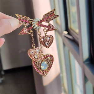 Broche Vintage Flèche de Cupidon Gland de Coeur Alliage Strass Incrusté Style Baroque Luxueux Bijoux de Mode Cadeau