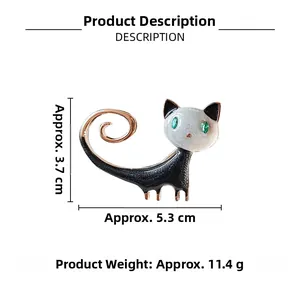 Detailansicht der Katzenbrosche mit Emaille und Maßen, die eine Höhe von 3,7 cm zeigen