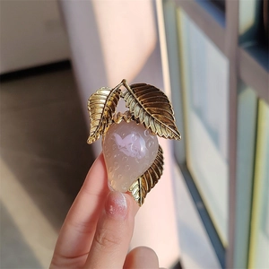 Vintage Alloy Resin Strawberry Brooch Jelly Fruit Shape Sweet Breastpin For Women Coat Lapel Pin Fashion Accessories Jewelry
