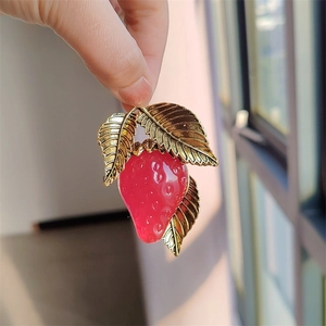 Sweet jelly resin strawberry brooch with gold leaf design for women jackets and coats