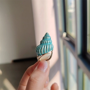 Spilla a Forma di Conchiglia di Lumaca di Mare in Lega Creativa per Donna Uomo Smalto Strass Spilla a Forma di Animale Gioielli Regalo