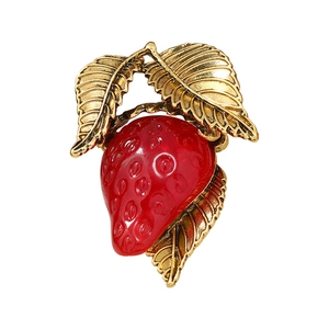 Creative resin strawberry brooch with red fruit and golden leaves for women's coats
