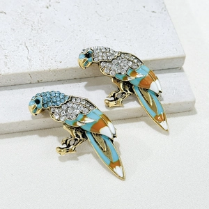 Vintage Alloy Rhinestone Parrot Brooch Pin Elegant Enamel Animal Lapel Pin For Women Suit Dress Banquet Jewelry Accessory Gift