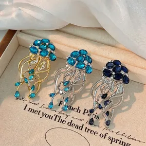 Broche Méduse de Luxe en Alliage avec Strass Bleus pour Femmes Élégante Épingle Animal Marin avec Décoration en Perle Artificielle