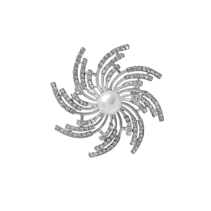 Broche élégante en argent avec perle centrale et design d'étoile en spirale de zircon