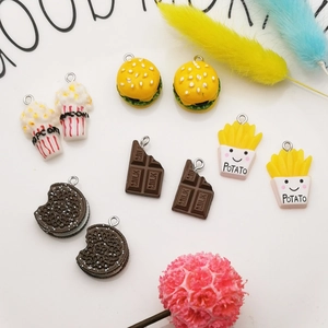 Pendentifs miniatures en résine en forme de nourriture avec crochets pour bijoux DIY