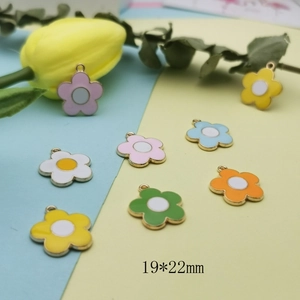 Ciondoli colorati a fiore in lega 19x22mm per la creazione di orecchini e braccialetti