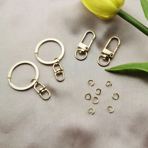 Lot d'Accessoires de Porte-clés en Métal Doré DIY Fermoir Mousqueton Anneaux Ouverts Porte-clés pour Création de Bijoux Sac à Main