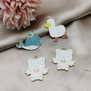 Charm's Animaux en Alliage Émaillé Mignon Baleine Canard Chat Pendentifs Émaux pour Fabrication de Bijoux DIY Collier Porte-Clés