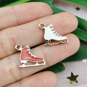 Colgantes de patines de hielo en esmalte rojo y blanco para joyería de Navidad