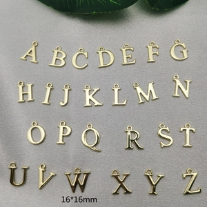 Ensemble de 26 pendentifs lettres dorées pour bijoux DIY, dimensions de 16x16mm