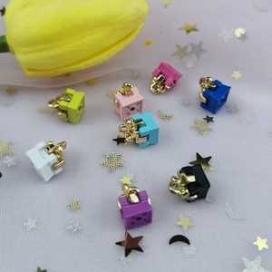 DIY Legierung Einbrennlack 3D Geschenkbox Charms Mit Schleife Schmuckherstellung Anhänger Für Ohrringe Armbänder Halsketten Weihnachten Zubehör