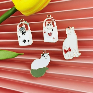 Cartoon Speelkaart Kat Emaille Charms Voor DIY Sieraden Maken Legering Druppelolie Kat Hangers Voor Oorbellen Accessoires