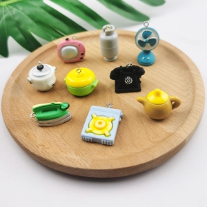 Lot de 9 pendentifs miniatures rétro en résine pour porte-clés et bijoux DIY