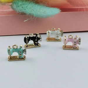 Ciondoli a Forma di Macchina da Cucire in Lega Smaltata Vintage Con Strass per Creazione Gioielli Fai da Te Collana Bracciale Portachiavi Donna