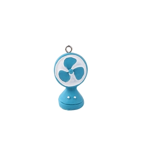 Pendentif ventilateur électrique miniature bleu clair en résine pour la création de bijoux