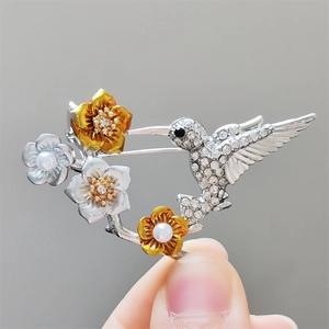 Broche Colibri et Fleur en Alliage de Luxe Avec Strass et Fausses Künstliche Perles Plaqué Or Argent Accessoire de Robe Élégant