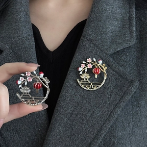 Exquisite Chinese style lantern pavilion brooch with pink flowers and zircons for hanfu
