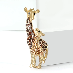 Goldene Giraffen-Emaille-Brosche mit Mutter-Kind-Motiv für stilvolle Kleidung