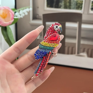 Exquise broche perroquet en cristal coloré et pendentif en alliage doré pour femmes