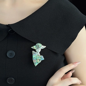 Broche Vintage en Alliage avec Silhouette de Femme en Nacre d'Abalone Élégante Broche Rétro Danseuse pour Femme Bijoux Cadeau
