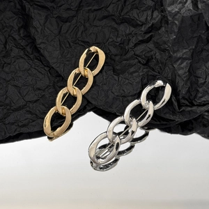 Minimalist glossy metal chain brooch set in gold and silver finish for waist adjustment