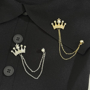 Vintage British Style Crown Brooch For Men Women Alloy Rhinestone Double Chain Tassel Lapel Pin Suit Cross Dragon Badge Jewelry