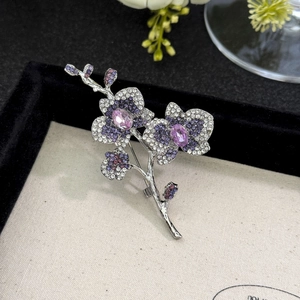 Broche Orchidée Violette Élégante pour Femme en Alliage avec Strass et Cristal Forme de Fleur Accessoire de Vêtement