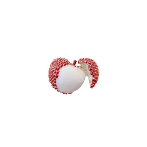 Schicke Emaille-Brosche in Litschi-Form mit realistischer 3D-Fruchtstruktur für Damen