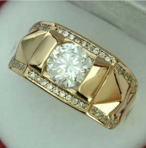 Bague large plaquée or élégante avec grand cristal rond et accents latéraux en micro-pavé
