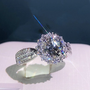 Luxury Alloy Zirconia Halo Ring For Women Round Cut Princess Engagement Finger Ring Silver Plated Geometry Wedding Jewelry