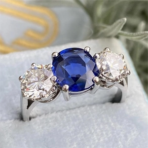 Elegante Anello a Tre Pietre in Lega con Zaffiro Sintetico Blu Ovale Placcato Argento Zirconia Cubica Tonda Gioielli Donna Regalo