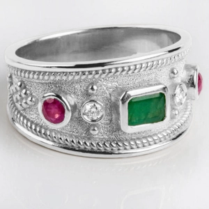 Bague large bohème rétro avec pierre verte taille émeraude et plaqué or 18 carats