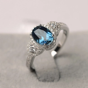Anello in Lega con Pietra Blu Ovale Stile Corte Vintage per Donna Elegante Anello da Dito Geometrico con Strass Gioielli