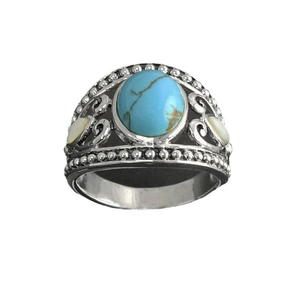 Anello vintage in argento con turchese e madreperla bianca con dettagli in filigrana