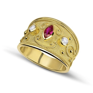 Bague vintage plaquée or avec rubis marquise et zircons blancs de style royal européen