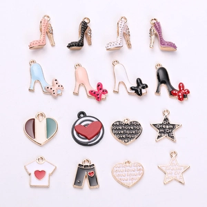 Legierung Emaille Drip Oil Charms High Heel Herz Stern T-Shirt Hose Form DIY Schmuckherstellung Anhänger Zubehör Für Halskette Armband