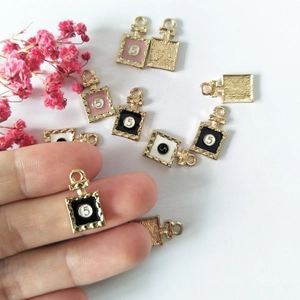 Mini ciondoli a forma di boccetta di profumo in lega rosa nero bianco per gioielli