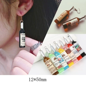 Pendientes de resina con forma de botella de vino 12x50mm en varios colores vivos