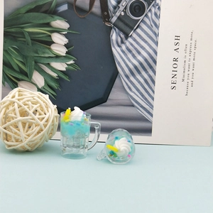 Pendentifs mini tasses de bière bleues en résine avec citrons pour bijoux DIY