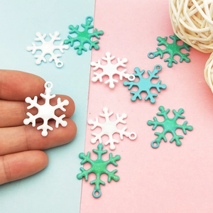 Bunte DIY-Schneeflocken-Anhänger aus Legierung für Weihnachtsohrringe und Armbänder