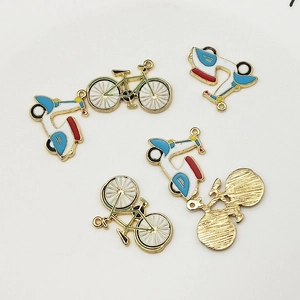 Ciondoli colorati a forma di bici e moto in smalto per accessori gioielli fai-da-te
