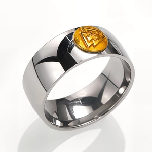 Minimalist two-tone star emblem ring in polished titanium steel for men and women