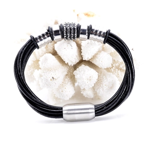 Mehrlagiges Lederarmband für Herren mit Vintage-Metallverzierung und Magnetverschluss