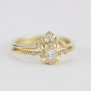 Vintage goudkleurige ringenset met kroonontwerp en ronde kristallen voor dames